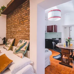 La Vetrina, The Renaissance Charme Of Piazza Navona Apartment Rome